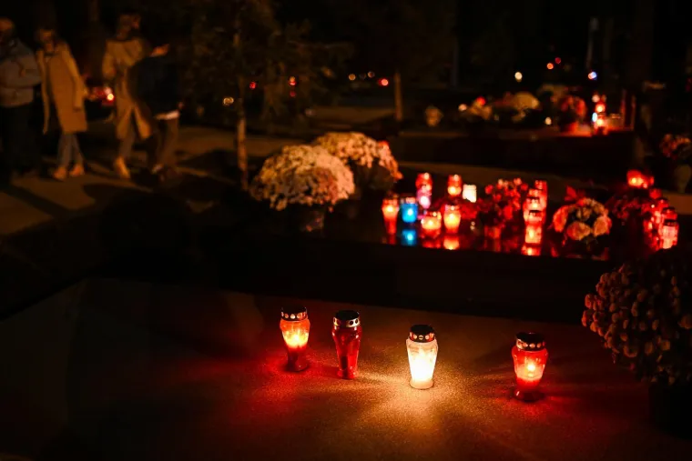 Dirljivi prizori s groblja diljem Hrvatske i tisuće plamenova za one koji žive u srcima