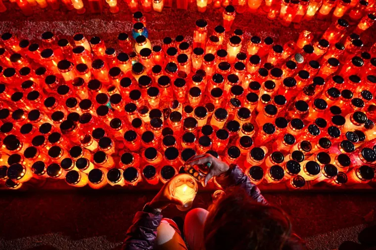 Dirljivi prizori s groblja diljem Hrvatske i tisuće plamenova za one koji žive u srcima