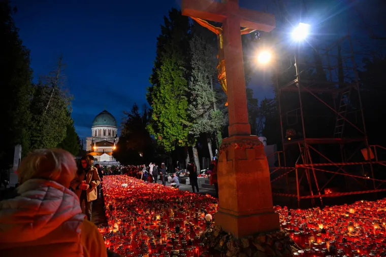 Dirljivi prizori s groblja diljem Hrvatske i tisuće plamenova za one koji žive u srcima