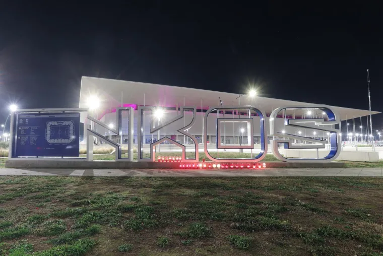 Navijači Osijeka pale svijeće ispred stadiona, igrači u karanteni: 'Za ono &scaron;to je klub nekoć bio'