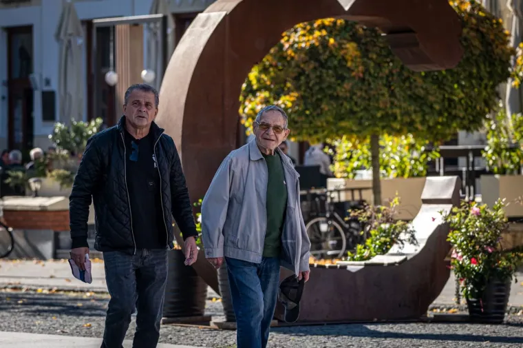 Svi su gledali u nju: Dama u narančastom zasjala na čakovečkoj &scaron;pici