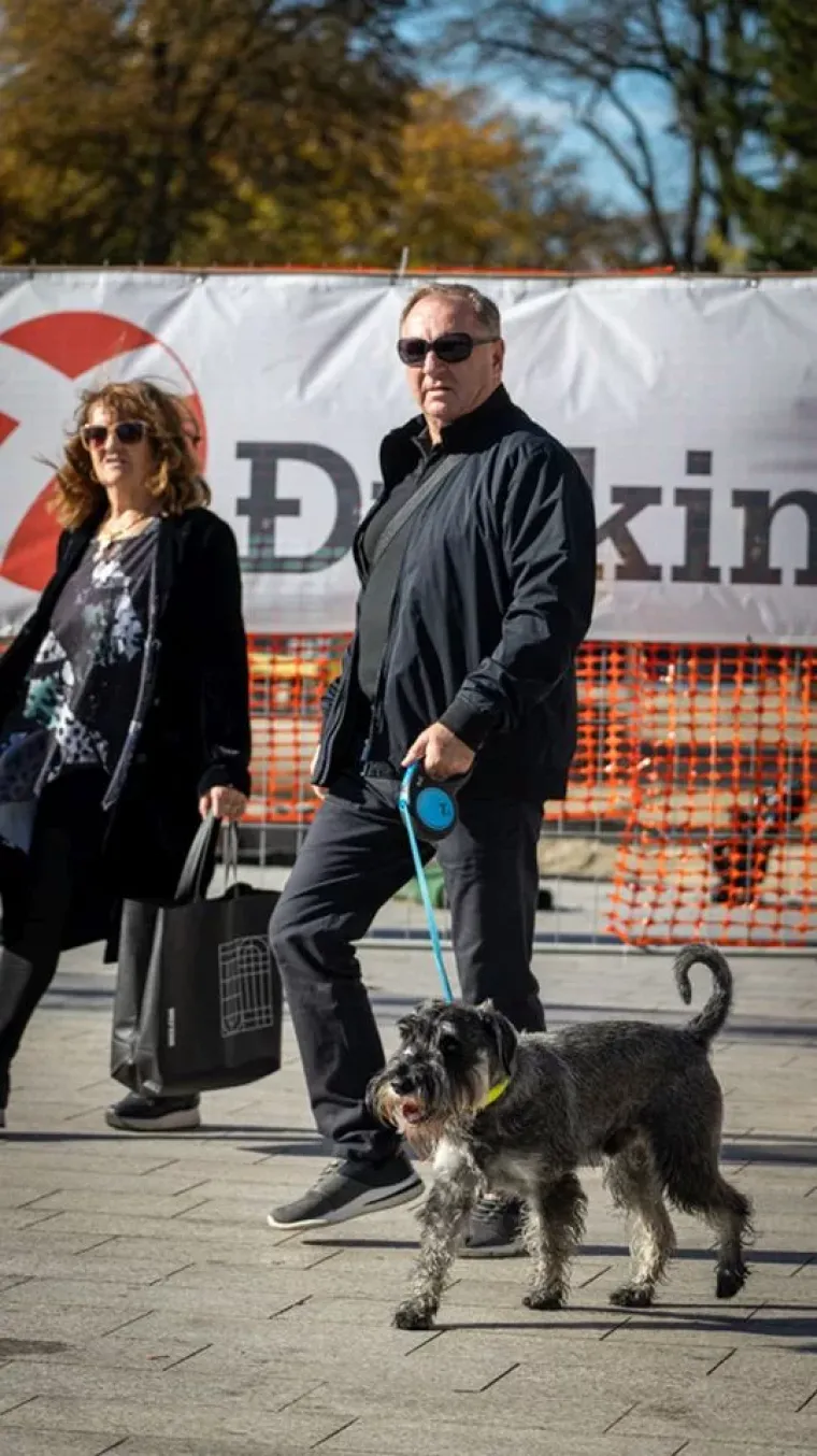 Svi su gledali u nju: Dama u narančastom zasjala na čakovečkoj &scaron;pici