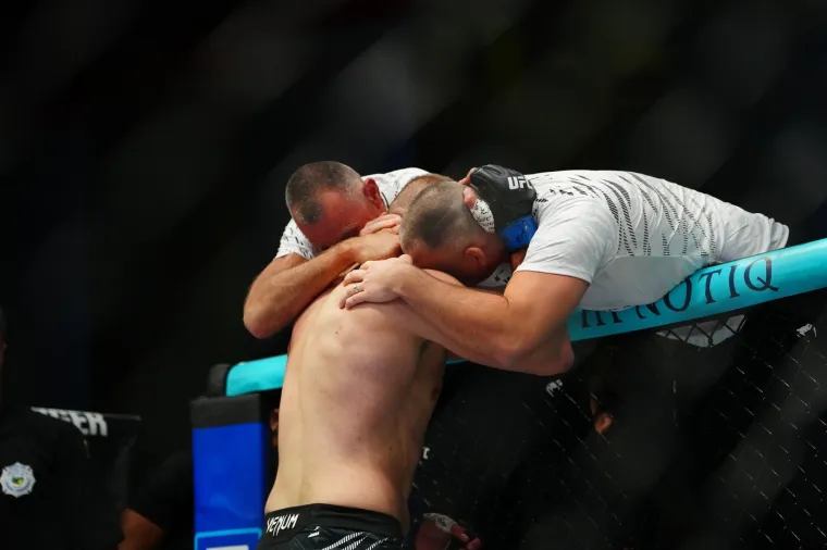 Ovo još nije viđeno: Borilački svijet bruji o tome što se dogodilo u Delijinom UFC meču