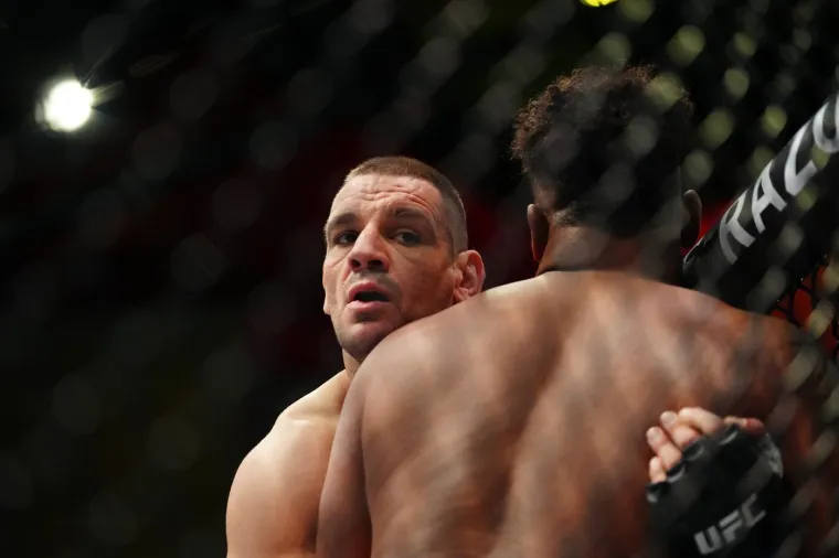 Ovo još nije viđeno: Borilački svijet bruji o tome što se dogodilo u Delijinom UFC meču