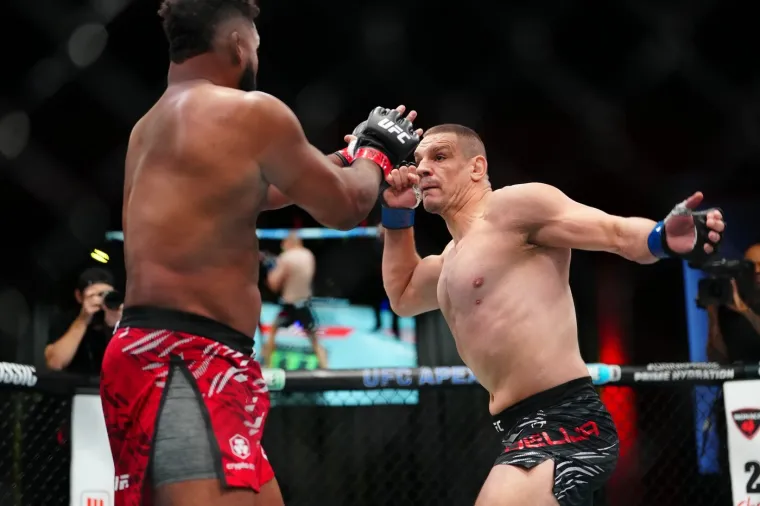 Ovo jo&scaron; nije viđeno: Borilački svijet bruji o tome &scaron;to se dogodilo u Delijinom UFC meču