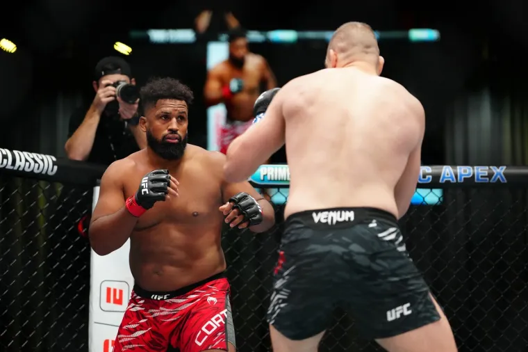 Ovo jo&scaron; nije viđeno: Borilački svijet bruji o tome &scaron;to se dogodilo u Delijinom UFC meču