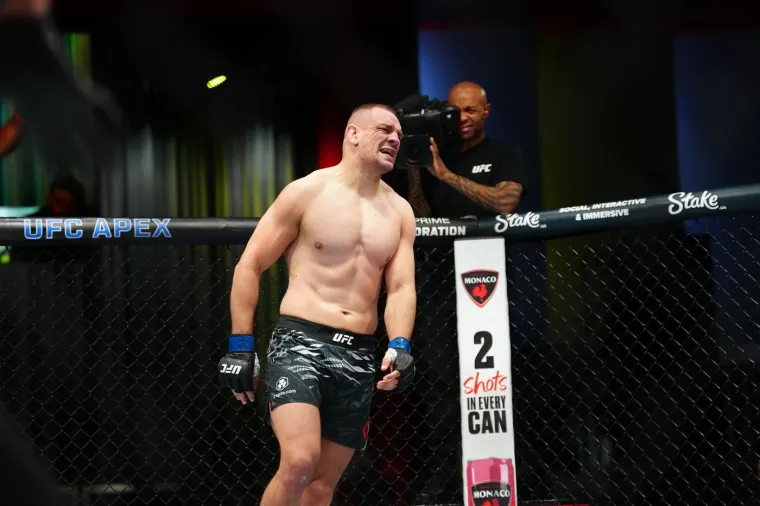 Ovo jo&scaron; nije viđeno: Borilački svijet bruji o tome &scaron;to se dogodilo u Delijinom UFC meču