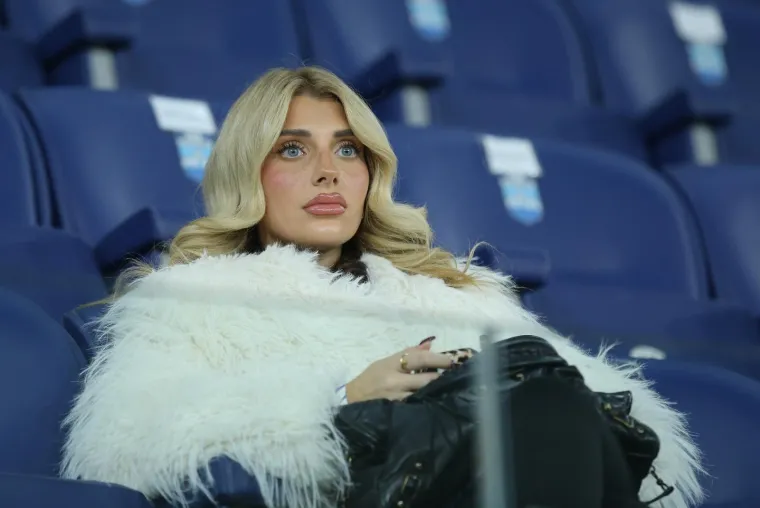 Sopićev show u Osijeku: Kohorta s porukom za pamćenje, pažnju ukrale dvije zanosne dame