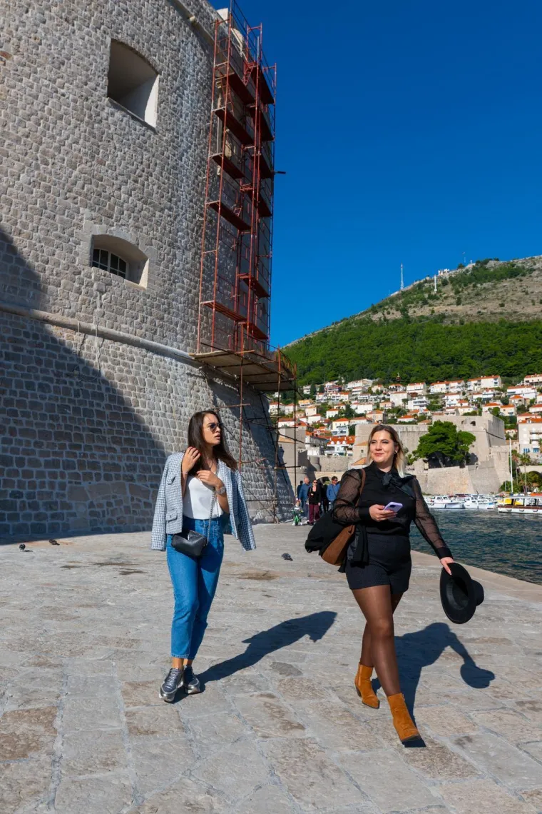 Svoju ljubav okrunili brakom u Dubrovniku: S ovih golupčića mnogi nisu skidali pogled