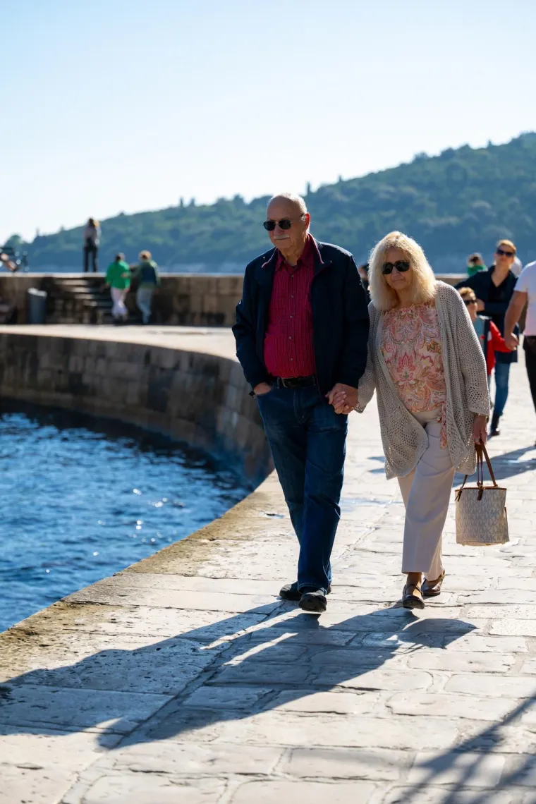 Svoju ljubav okrunili brakom u Dubrovniku: S ovih golupčića mnogi nisu skidali pogled