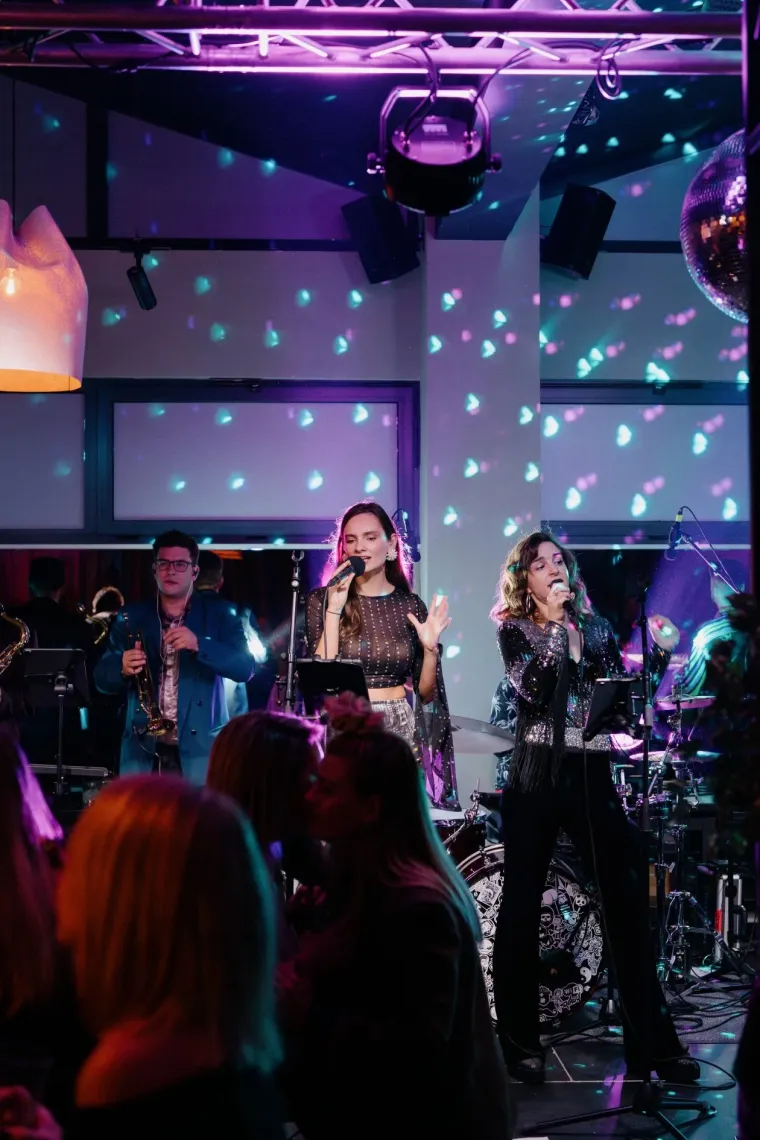 Pogledajte kako se tulumarilo u Zadru: &Scaron;armantnu plavokosu damu te&scaron;ko je bilo ne zamijetiti