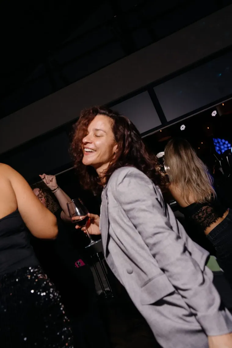 Pogledajte kako se tulumarilo u Zadru: &Scaron;armantnu plavokosu damu te&scaron;ko je bilo ne zamijetiti