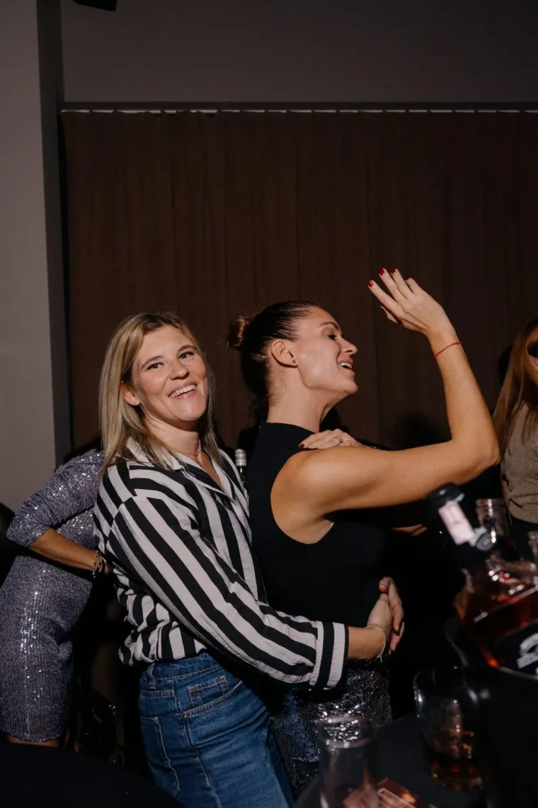 Pogledajte kako se tulumarilo u Zadru: &Scaron;armantnu plavokosu damu te&scaron;ko je bilo ne zamijetiti