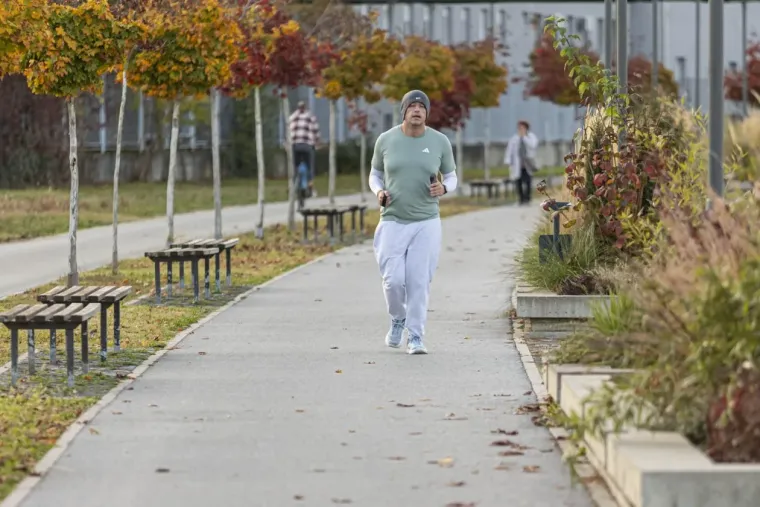 Svi su se okretali za ovom ljepoticom: Zgodna dama očarala Osječane