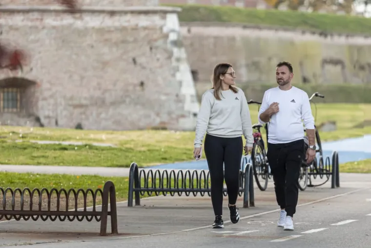 Svi su se okretali za ovom ljepoticom: Zgodna dama očarala Osječane