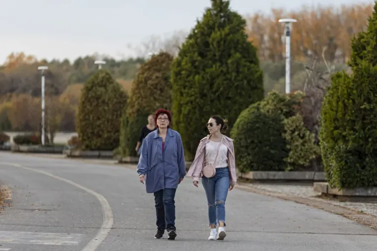 Svi su se okretali za ovom ljepoticom: Zgodna dama očarala Osječane