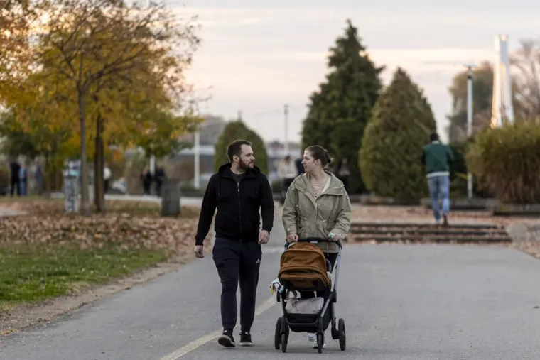 Svi su se okretali za ovom ljepoticom: Zgodna dama očarala Osječane
