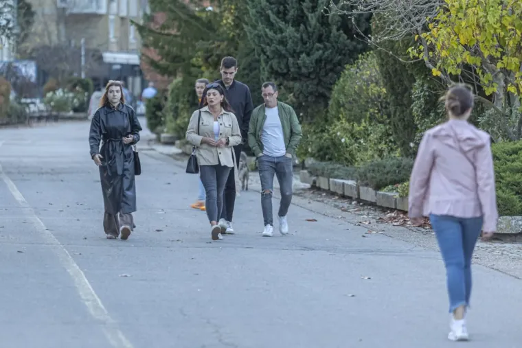 Svi su se okretali za ovom ljepoticom: Zgodna dama očarala Osječane