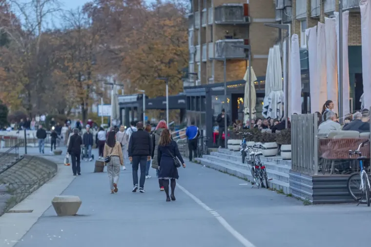 Svi su se okretali za ovom ljepoticom: Zgodna dama očarala Osječane