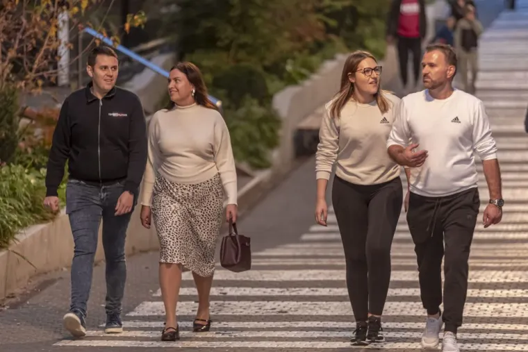 Svi su se okretali za ovom ljepoticom: Zgodna dama očarala Osječane