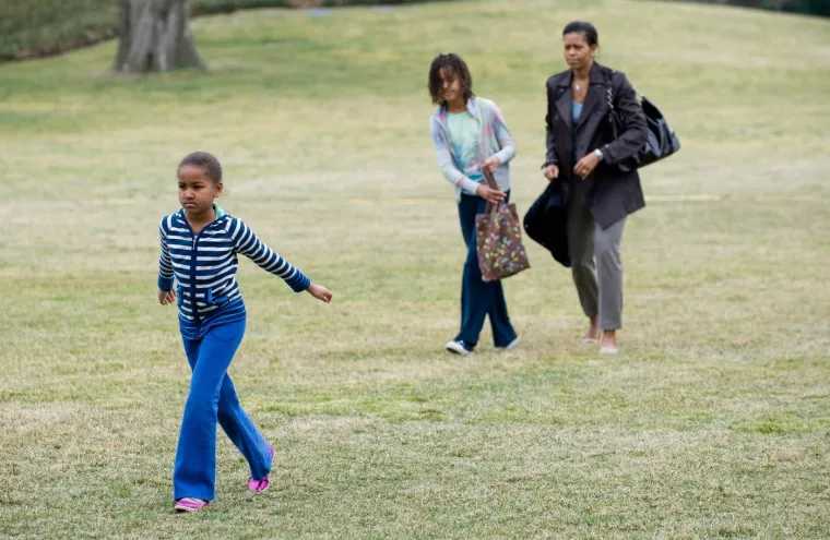 Sasha Obama kakvu niste vidjeli: Mlađu kći Baracka Obame danas bi rijetki prepoznali na ulici
