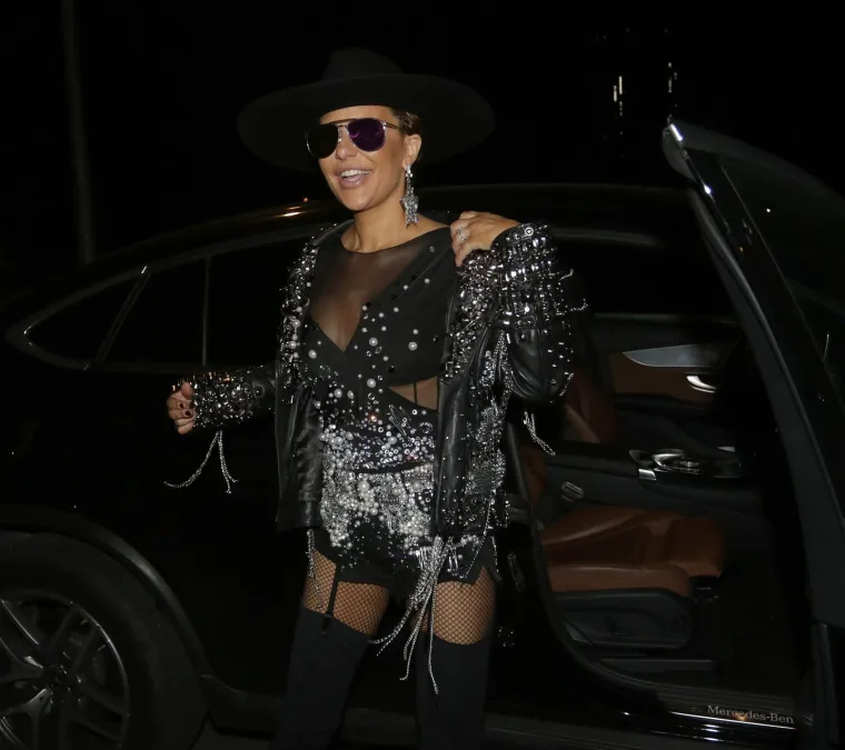 Pogledajte kako izgleda jedna od najskandaloznijih pjevačica iz regije