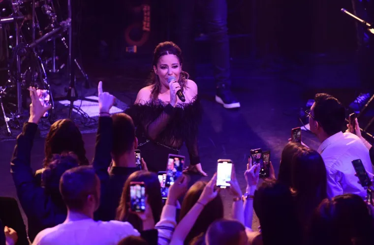 Pogledajte kako izgleda jedna od najskandaloznijih pjevačica iz regije