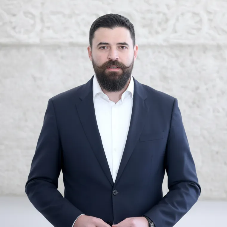 Što je muškarac bez brkova? Poznatim Hrvatima dali smo novi imidž u znak podrške Movemberu