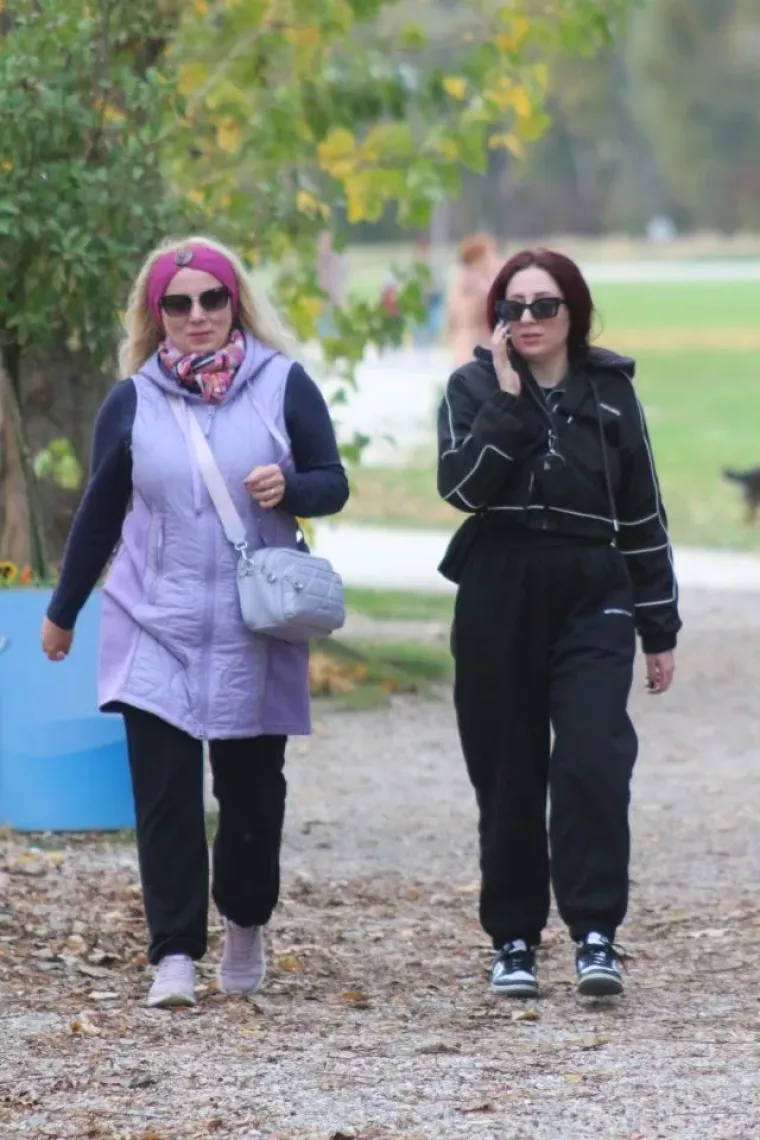 Iako u ležernim kombinacijama, svi su se okretali za njima: Zgodne dame osvojile šetače u Prelogu