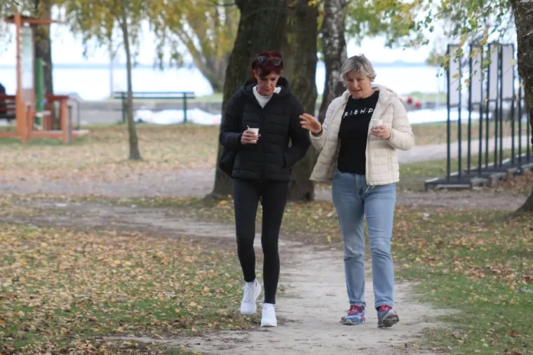 Iako u ležernim kombinacijama, svi su se okretali za njima: Zgodne dame osvojile šetače u Prelogu