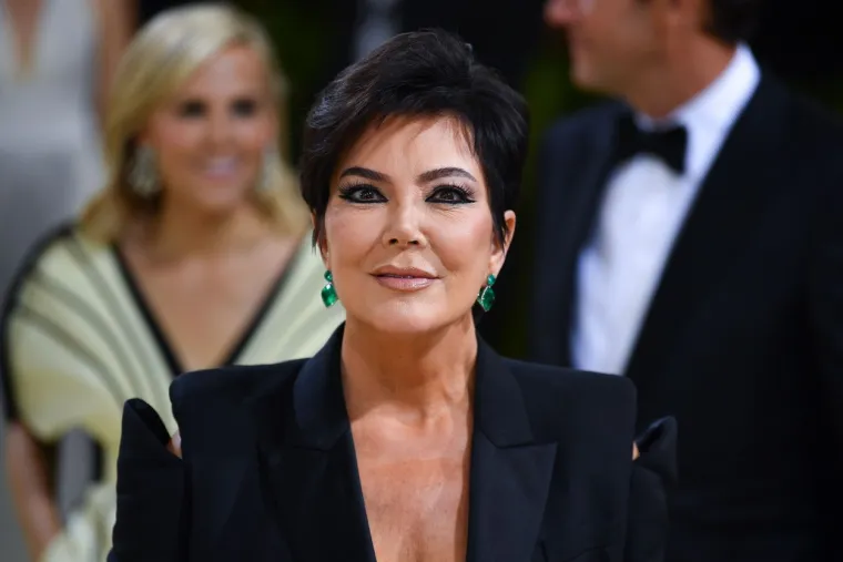 Kris Jenner navr&scaron;ila je 70, a nikad nije izgledala ovako dobro: Pogledajte kako se mijenjala