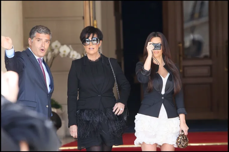 Kris Jenner navr&scaron;ila je 70, a nikad nije izgledala ovako dobro: Pogledajte kako se mijenjala
