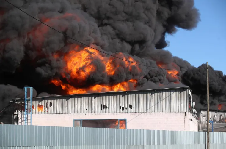 Apokaliptični prizori požara u Svetoj Nedelji: 'Oblak dima izgleda zlosutno!'