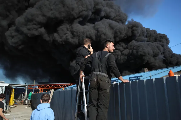 Apokaliptični prizori požara u Svetoj Nedelji: 'Oblak dima izgleda zlosutno!'