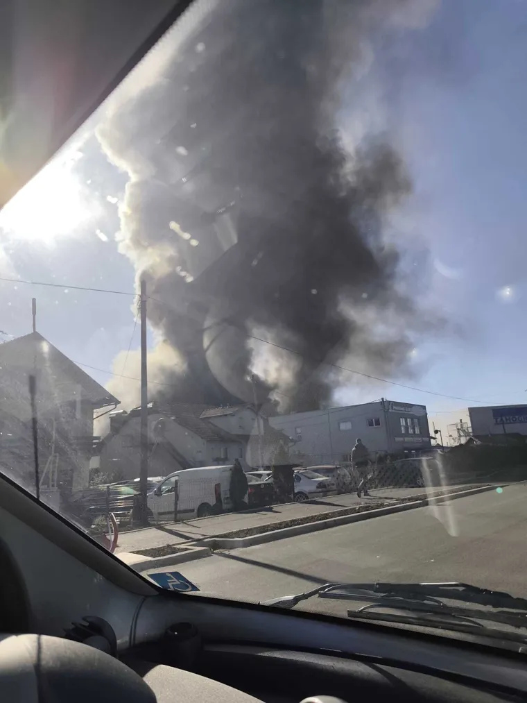 Apokaliptični prizori požara u Svetoj Nedelji: 'Oblak dima izgleda zlosutno!'