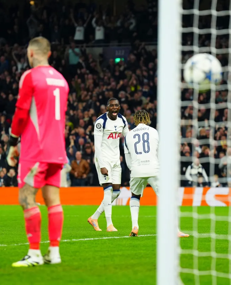 Katastrofalna noć hrvatskog golmana u Ligi prvaka, pogledajte što je izvodio