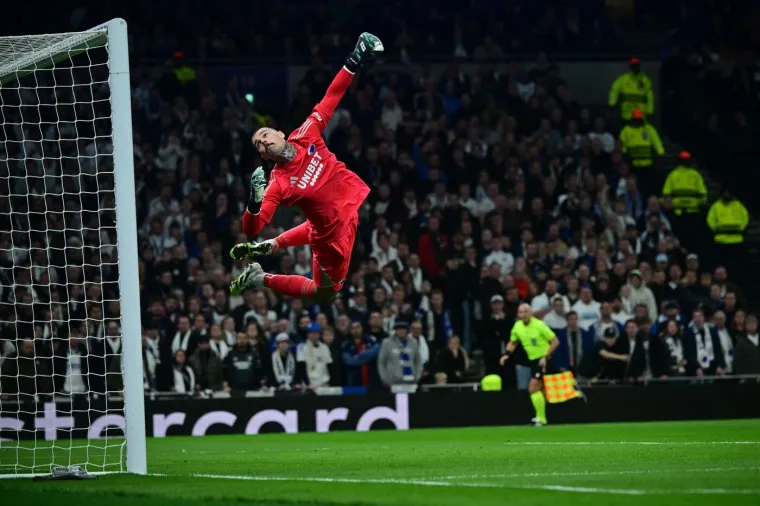 Katastrofalna noć hrvatskog golmana u Ligi prvaka, pogledajte &scaron;to je izvodio