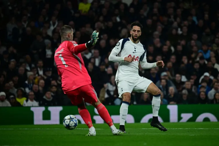 Katastrofalna noć hrvatskog golmana u Ligi prvaka, pogledajte što je izvodio