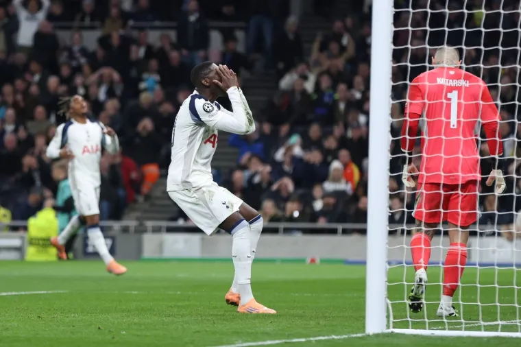 Katastrofalna noć hrvatskog golmana u Ligi prvaka, pogledajte &scaron;to je izvodio