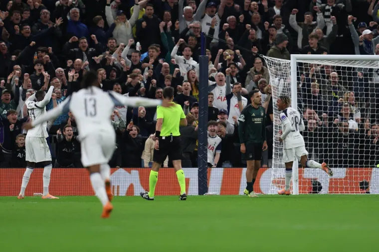 Katastrofalna noć hrvatskog golmana u Ligi prvaka, pogledajte &scaron;to je izvodio