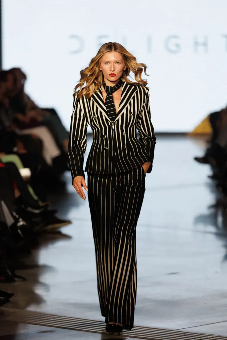 Krema domaće scene na reviji u Zadru: Laura Prgomet smješkala se u društvu Nevena Ciganovića