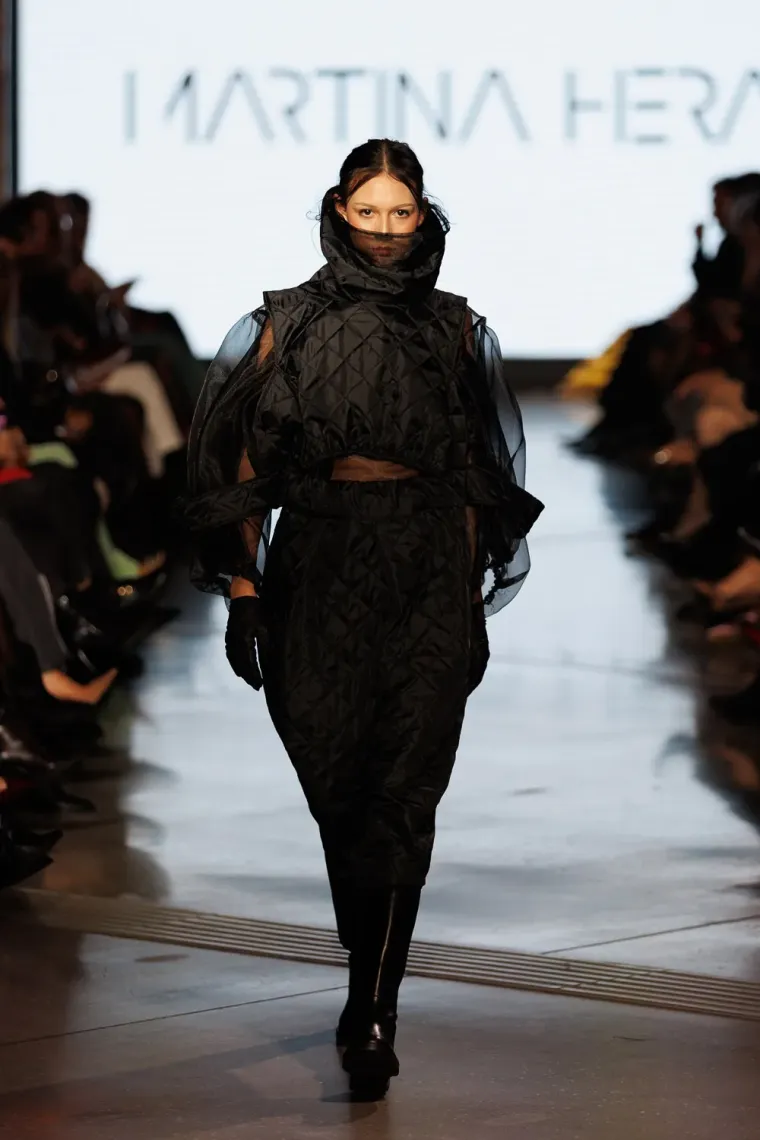 Krema domaće scene na reviji u Zadru: Laura Prgomet smješkala se u društvu Nevena Ciganovića