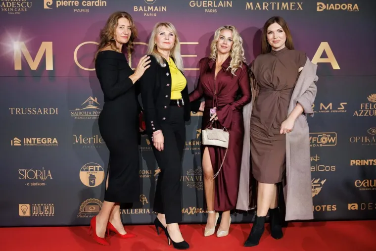 Krema domaće scene na reviji u Zadru: Laura Prgomet smje&scaron;kala se u dru&scaron;tvu Nevena Ciganovića