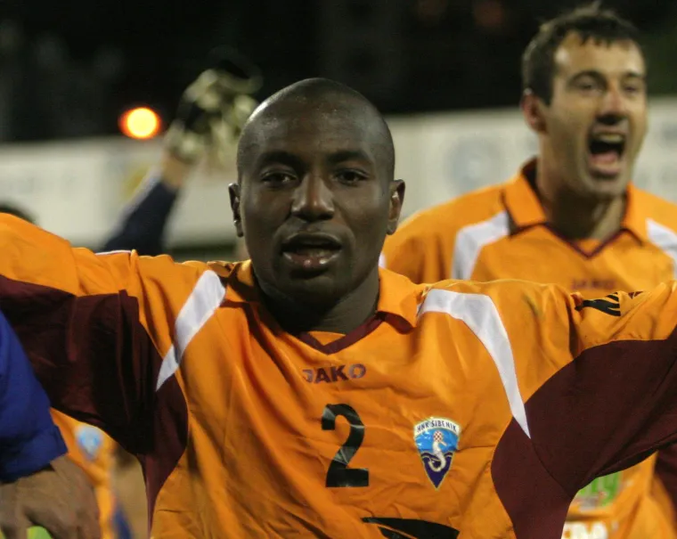 Dinamo prije 19 godina doživio veliki &scaron;ok. Izgleda li vam kultni nogometa&scaron; kao Josh Hartnett?