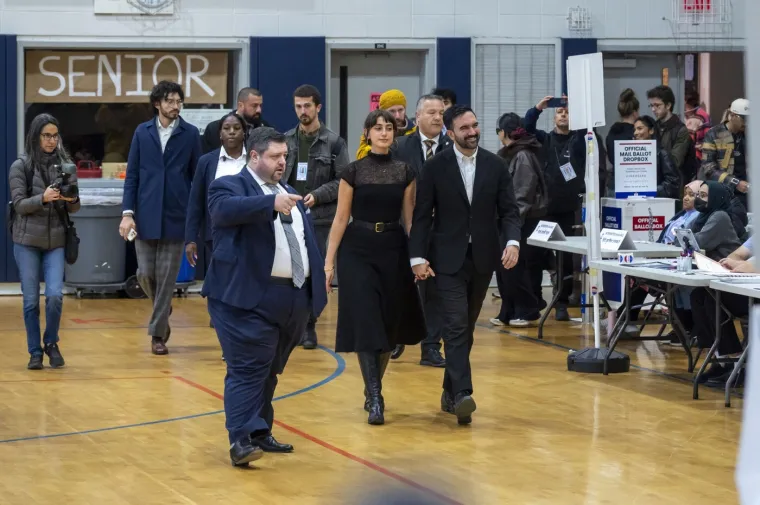 Svi gledaju u nju, a ona se skriva: Prvu damu New Yorka zovu modernom princezom Dianom