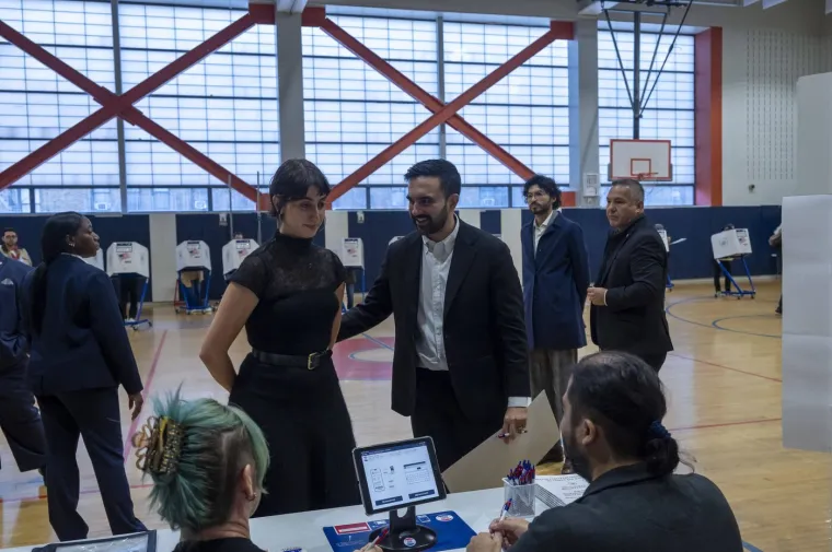 Svi gledaju u nju, a ona se skriva: Prvu damu New Yorka zovu modernom princezom Dianom