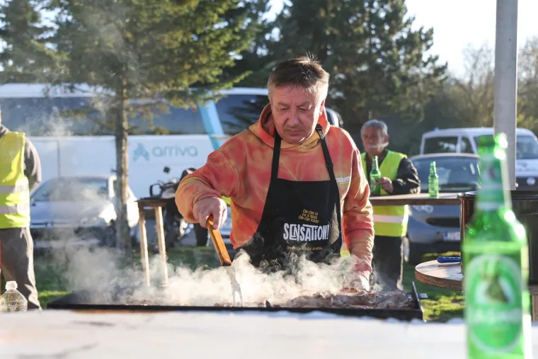 Grill majstor i najjači kotleti uz lokalne Boyse: Pogledajte show za najveću senzaciju u povijesti