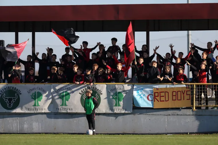 Grill majstor i najjači kotleti uz lokalne Boyse: Pogledajte show za najveću senzaciju u povijesti