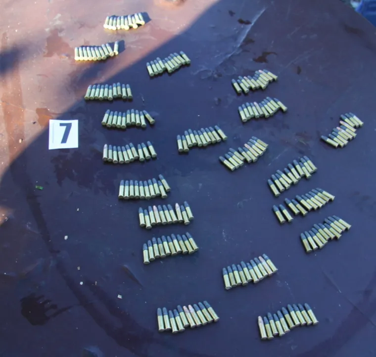 Kao da se spremaju za rat! Policija upala u romsko naselje kod Novog Mesta: Dočekao ih cijeli arsenal