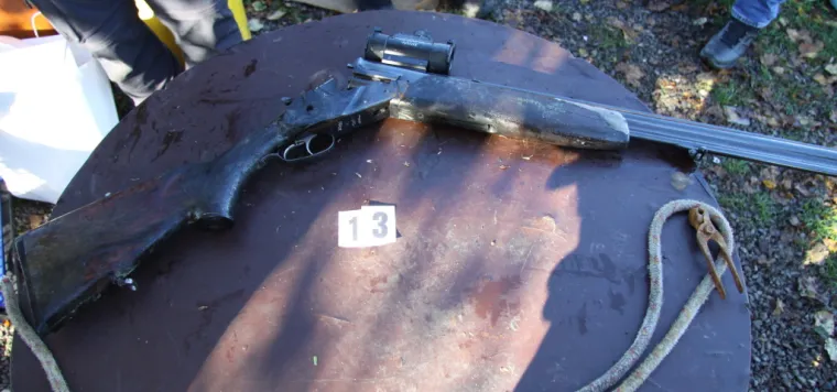 Kao da se spremaju za rat! Policija upala u romsko naselje kod Novog Mesta: Dočekao ih cijeli arsenal